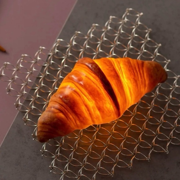 Croissant Lamp - Picture 2 of 6